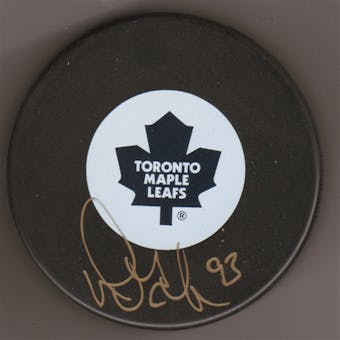Doug Gilmour Autographed Toronto Maple Leafs Hockey Puck (Frozen Pond)