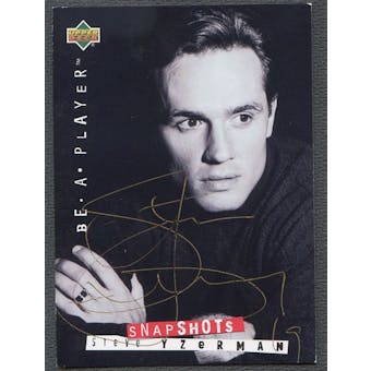 1994/95 Be A Player Autographs #115 Steve Yzerman Auto