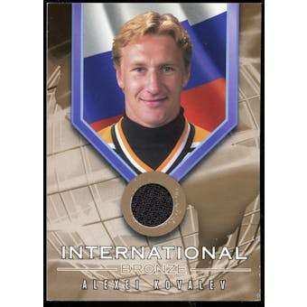 2001/02 BAP Signature Series International Medals Jersey #IB8 Alexei Kovalev