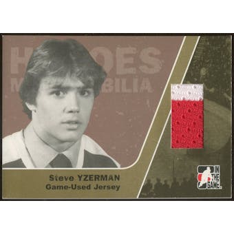 2006/07 ITG Heroes and Prospects #HM03 Steve Yzerman Heroes Memorabilia Gold Jersey /10