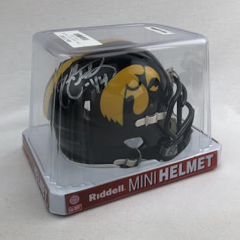 Dallas Clark Autographed Iowa Hawkeyes Mini Helmet (Fanatics COA)