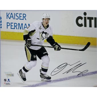 Olli Maatta Autographed Pittsburgh Penguins 8x10 Photo (Fanatics COA)
