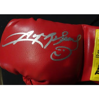 Sugar Ray Leonard Autographed Everlast Boxing Glove JSA KK52777 (Reed Buy)