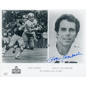 Roger Staubach Hall of Fame Autographed 8x10 B&W Photo JSA QQ09755 (Reed Buy)