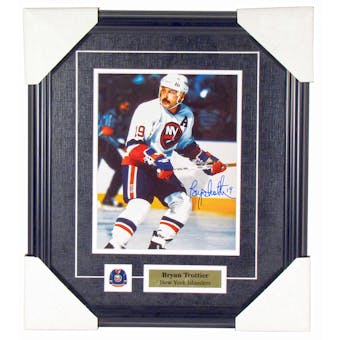 Bryan Trottier Autographed Framed New York Islanders 8x10 Hockey Photo (Frozen Pond)