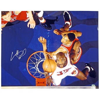 Charles Oakley Autographed New York Knicks 16x20 Photo (Leaf)