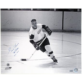Gordie Howe Autographed Detroit Red Wings 16x20 Hockey Photo (UDA)