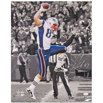 Rob Gronkowski Autographed New England Patriots "Gronk Spike" 16x20 Photo (JSA)