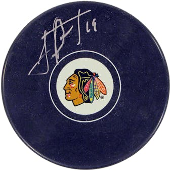 Jonathan Toews Autographed Chicago Blackhawks Hockey Puck (Frameworth)