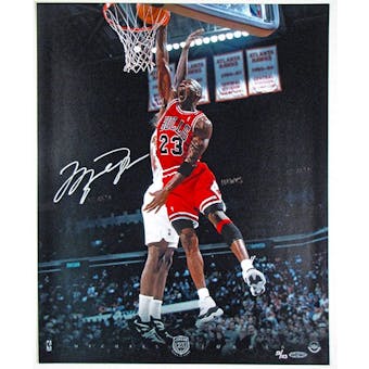 Michael Jordan Autographed Chicago Bulls 16x20 Photo #/123 (UDA COA)