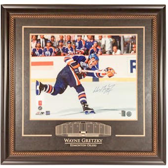 Wayne Gretzky Autographed Edmonton Oilers Framed 16x20 Photograph #69/99 (WGA Auth)
